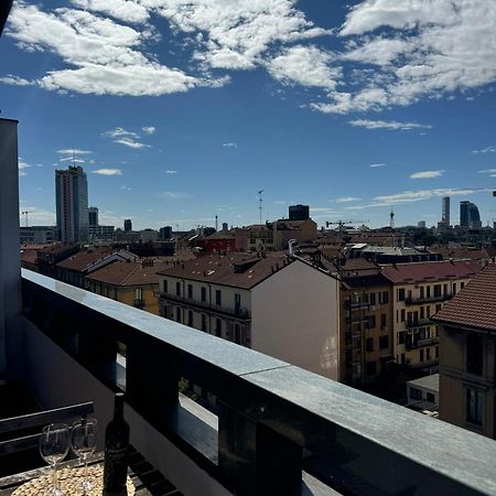 Appartamento Isola- Attico Con Balcone Milánó Kültér fotó