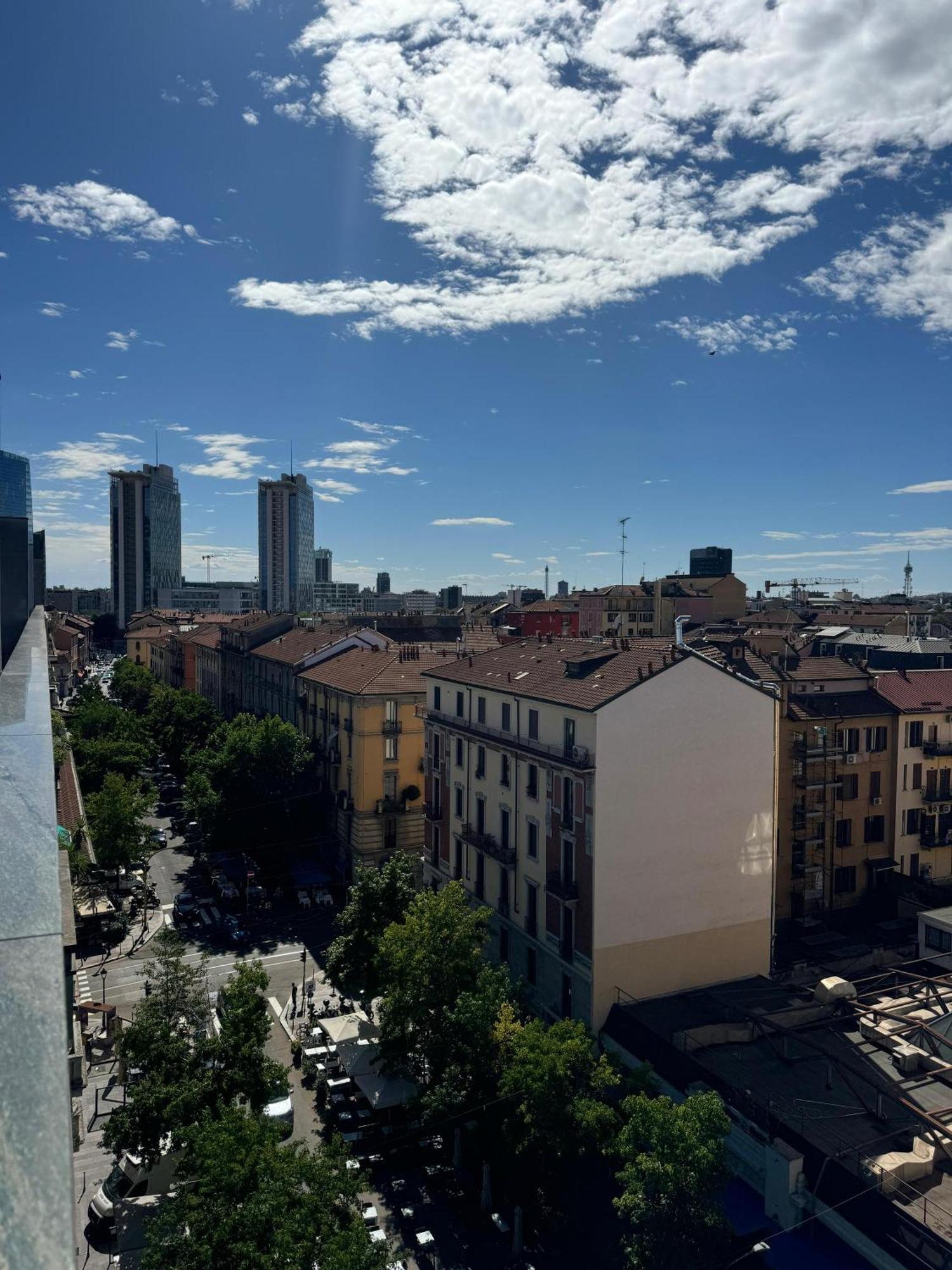 Appartamento Isola- Attico Con Balcone Milánó Kültér fotó